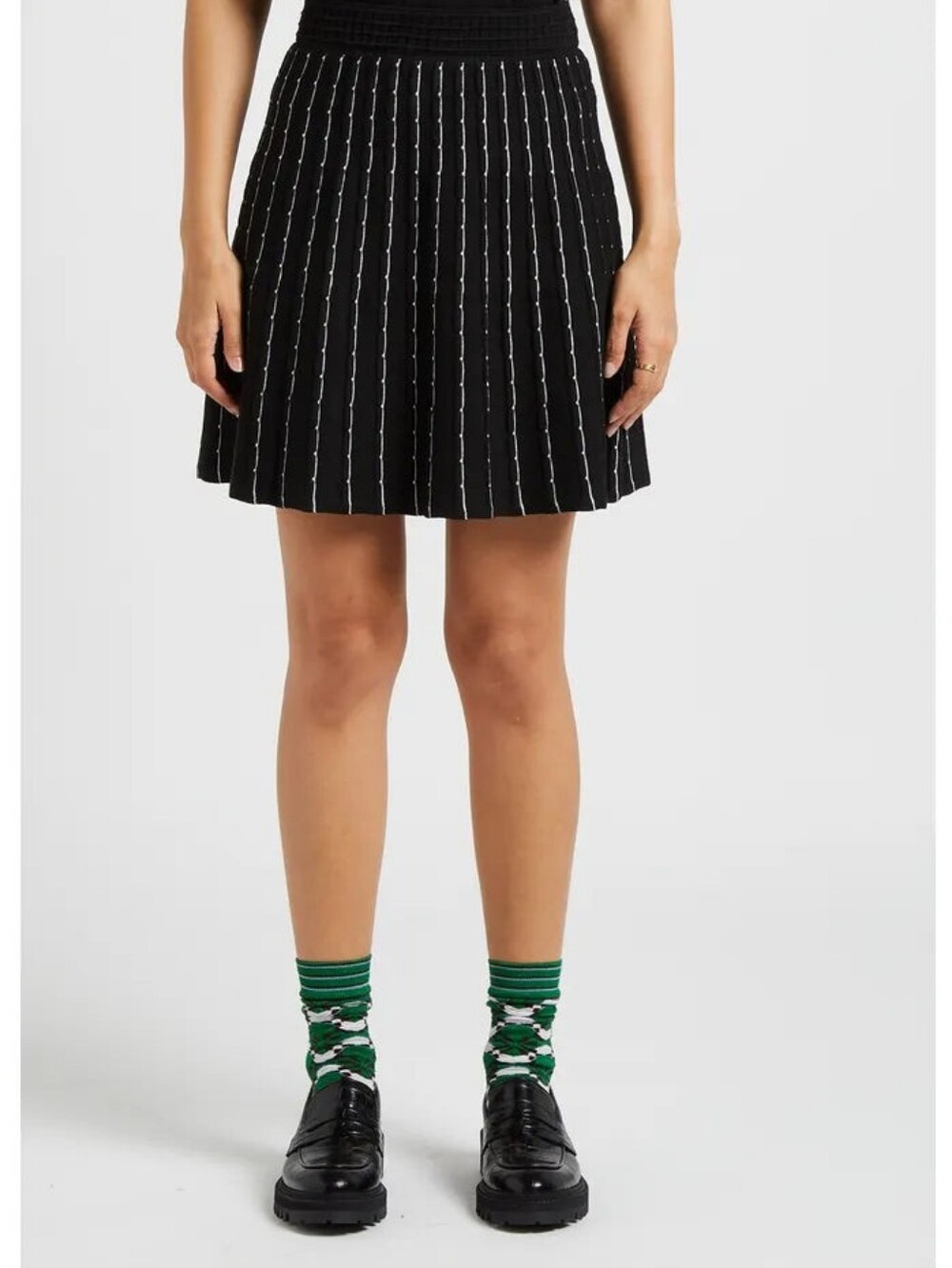 SUNCOO Paris Quiet Luxury Preppy Knit Stretch Black Pleated Mini Skirt